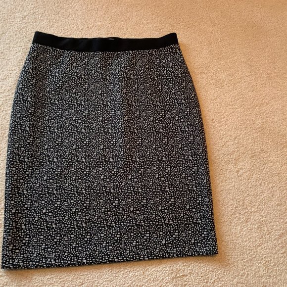 Gray and black suit - Picture 4 of 8